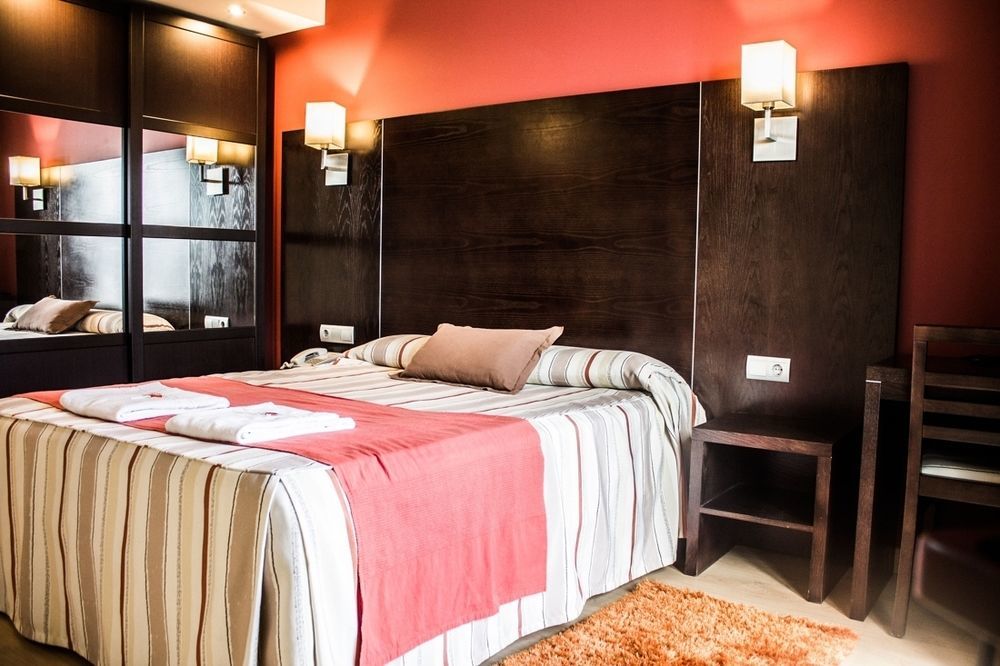 Hotel Alda Cardena Бургос Экстерьер фото